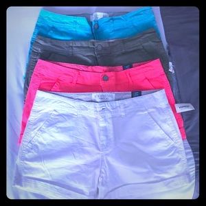 Midi rise twill shorts in khaki.